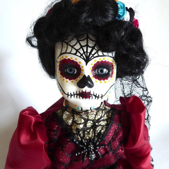 OOAK 16” GOTHIC DAY OF THE DEAD MUSIC BOX SPIDER DOLL PROP ODDITY - Picture 4 of 16